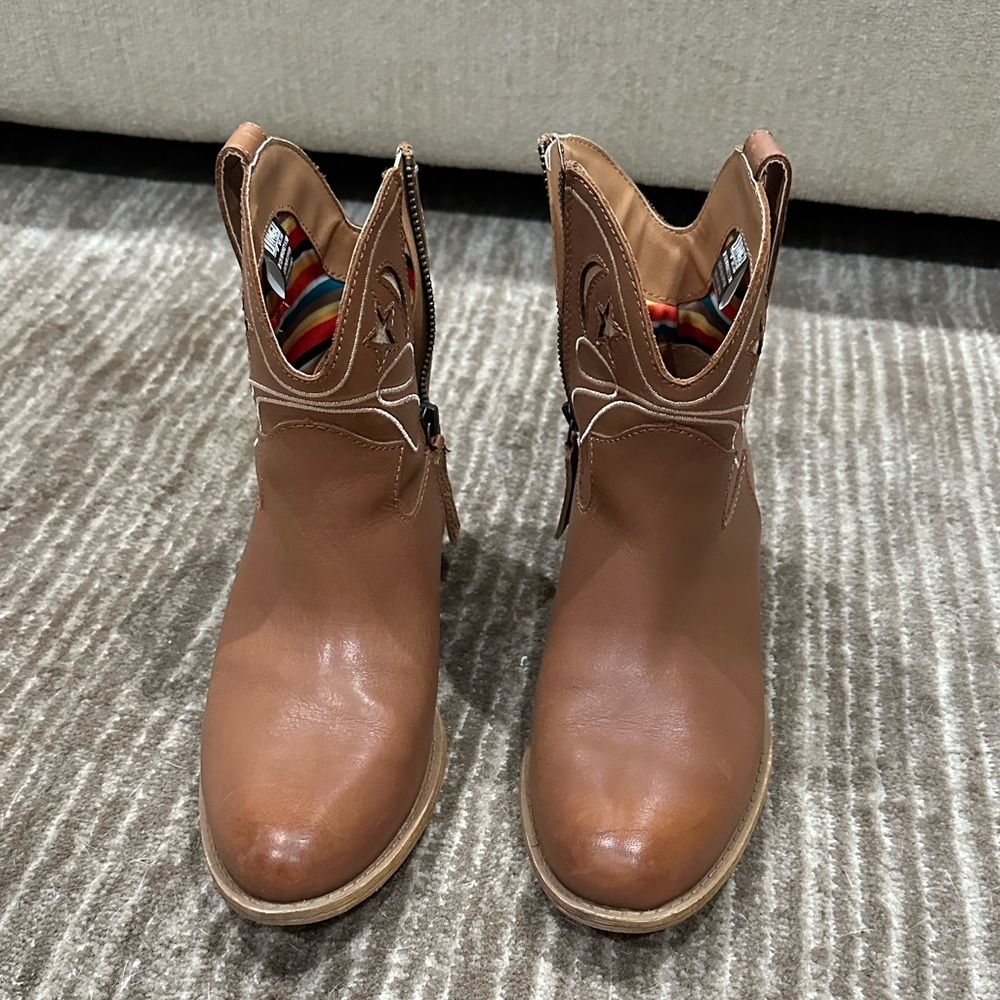 Dingo cowboy boots